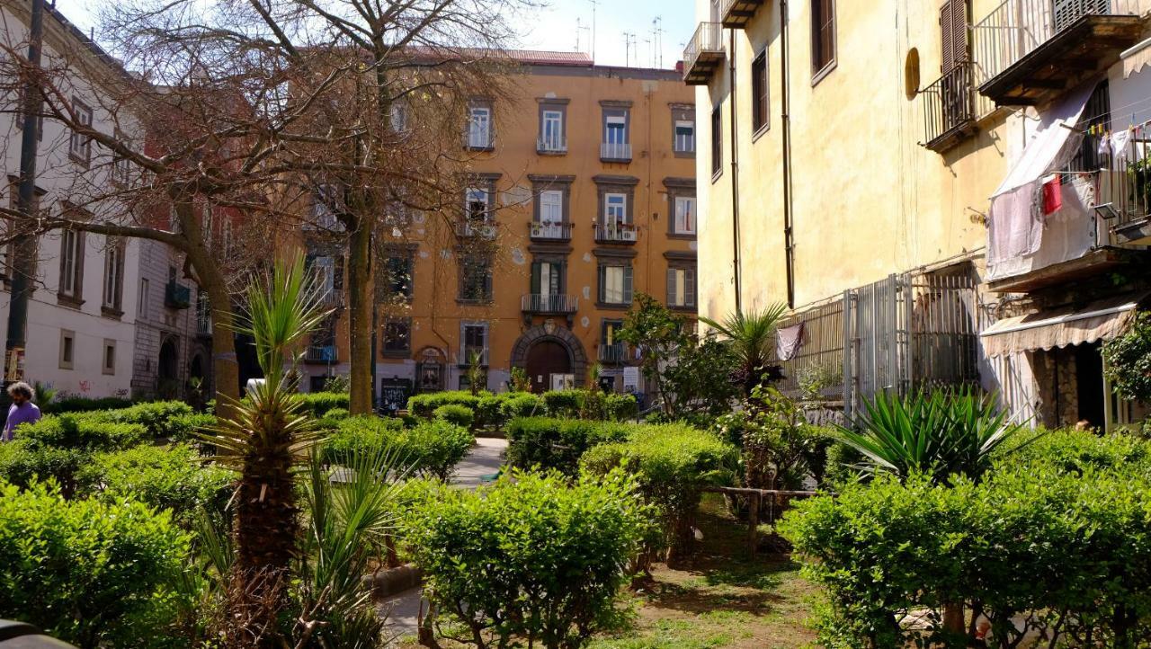 Domus Donnaregina Apartments Nápoles Exterior foto